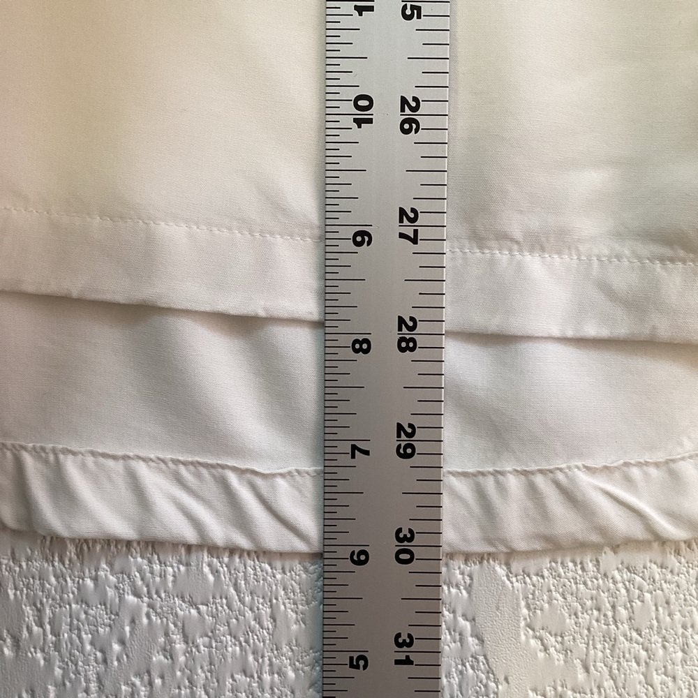 Crown & Ivy Curvy White Ruffle V Neck Popover Blouse 3/4 Sleeve Size 1X - Picture 6 of 9